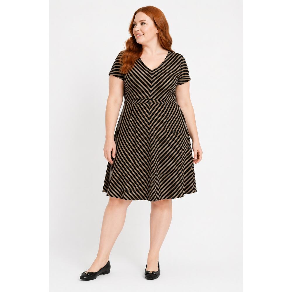LR3209 Torrid Womens 1X Black Tan Stripe Fit Flare Dress Short Sleeve